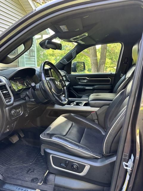 2020 RAM 1500 Laramie Crew Cab 4x4 5'7' Box