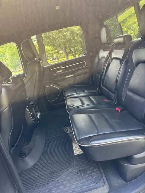 2020 RAM 1500 Laramie Crew Cab 4x4 5'7' Box