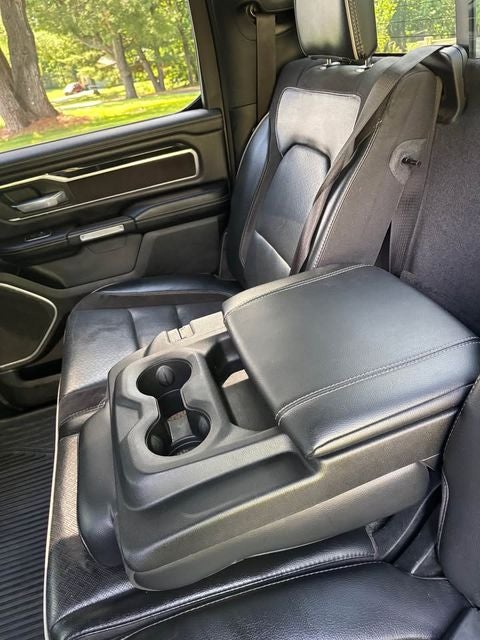 2020 RAM 1500 Laramie Crew Cab 4x4 5'7' Box