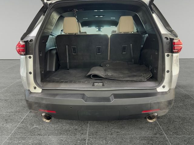 2022 Chevrolet Traverse LT 3.6 Liter V6 AWD 3rd Row Seating