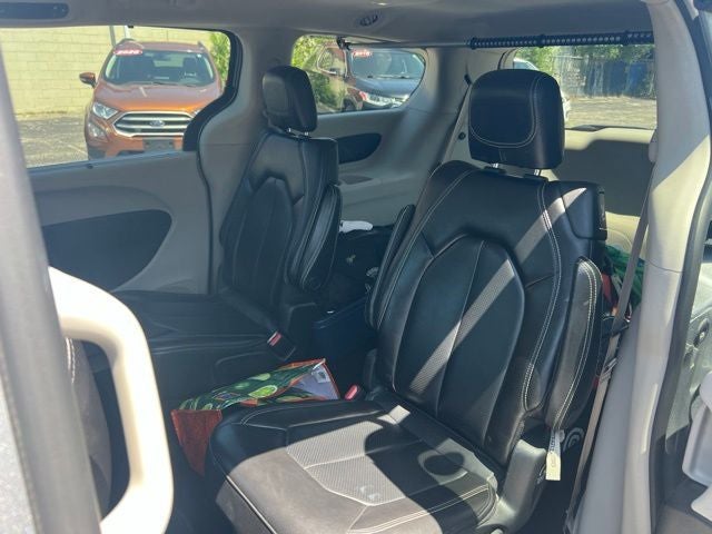2021 Chrysler Voyager LXI
