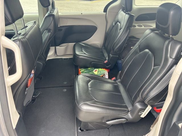 2021 Chrysler Voyager LXI