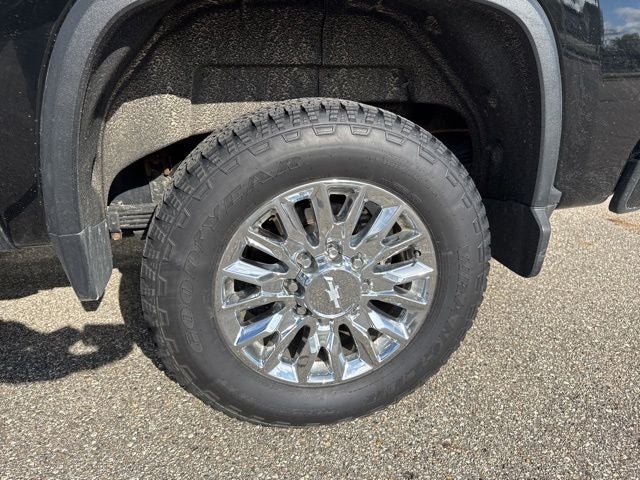 2022 Chevrolet Silverado 2500HD High Country 6.6 Liter V8 Turbodiesel Crew Cab 4WD