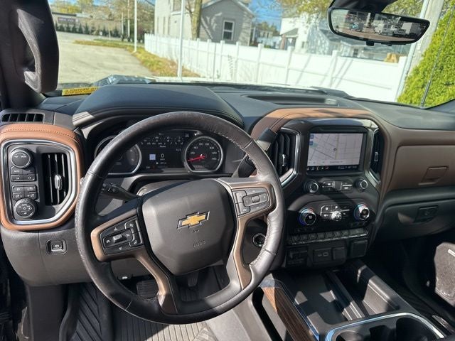 2022 Chevrolet Silverado 2500HD High Country 6.6 Liter V8 Turbodiesel Crew Cab 4WD
