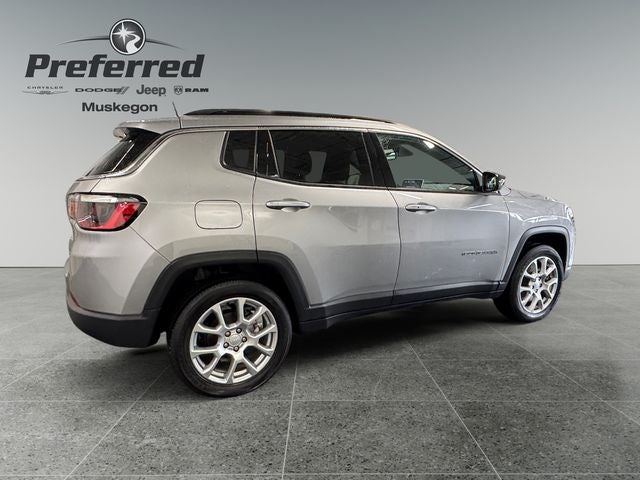 2023 Jeep Compass Latitude Lux FWD