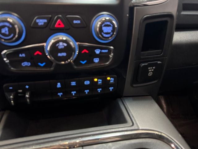 2018 RAM 2500 Laramie Crew Cab 4x4 6'4' Box