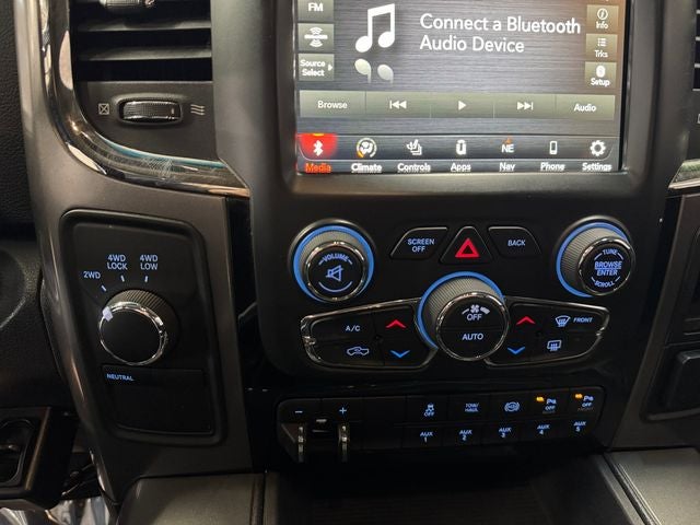 2018 RAM 2500 Laramie Crew Cab 4x4 6'4' Box