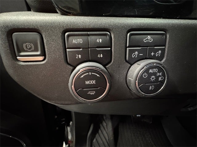 2022 Chevrolet Silverado 1500 4WD Crew Cab Short Bed LT Trail Boss