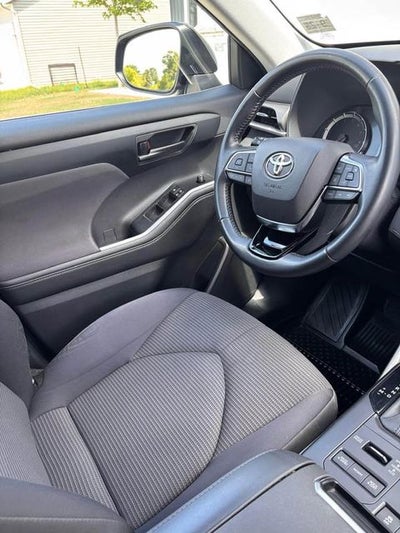 2020 Toyota Highlander LE