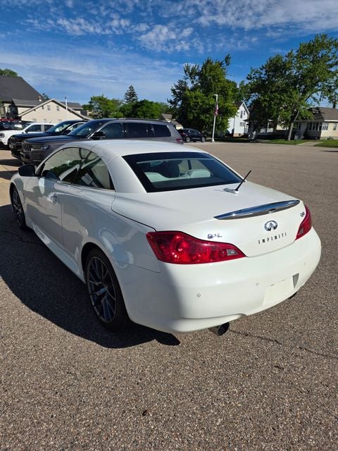 2015 INFINITI Q60 IPL Base
