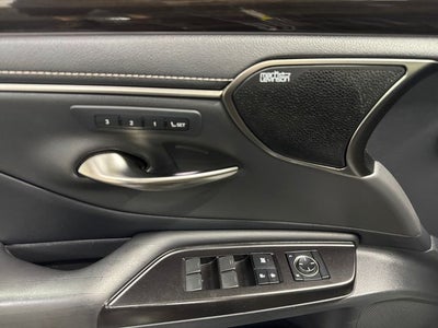 2019 Lexus ES 300h 300h Luxury 2.5 Liter FWD