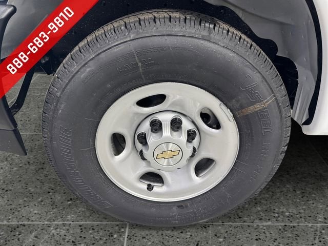 2025 Chevrolet Express Cargo WT