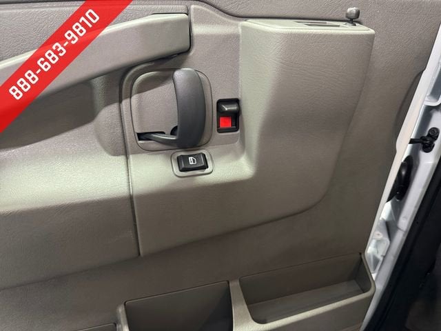 2025 Chevrolet Express Cargo WT