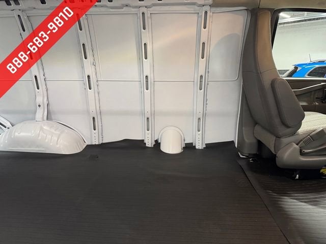 2025 Chevrolet Express Cargo WT