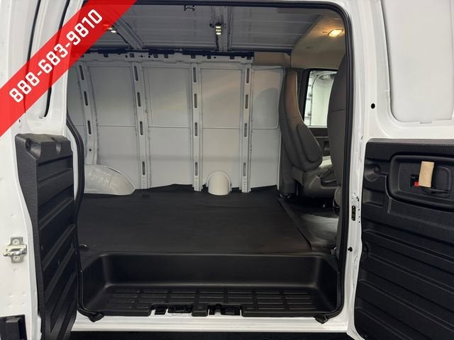 2025 Chevrolet Express Cargo WT