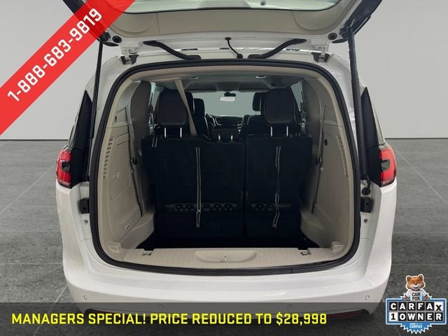 2024 Chrysler Pacifica Hybrid Select