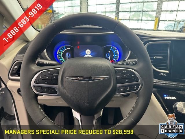 2024 Chrysler Pacifica Hybrid Select