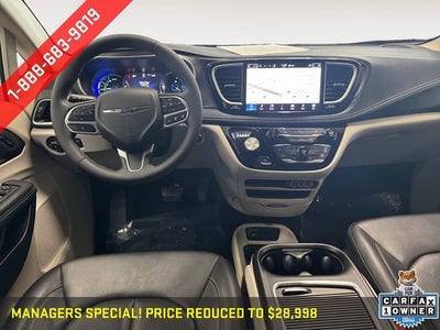 2024 Chrysler Pacifica Hybrid Select